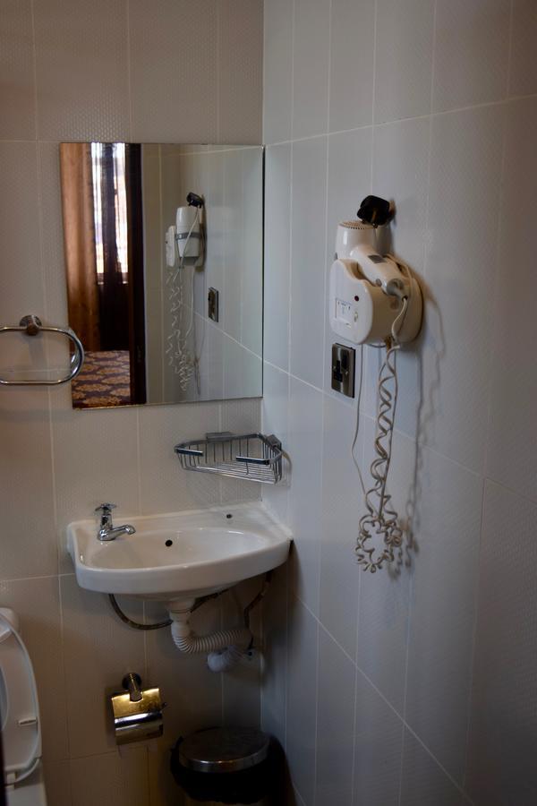 New Avon Apartments Дар ес Саалам Екстериор снимка