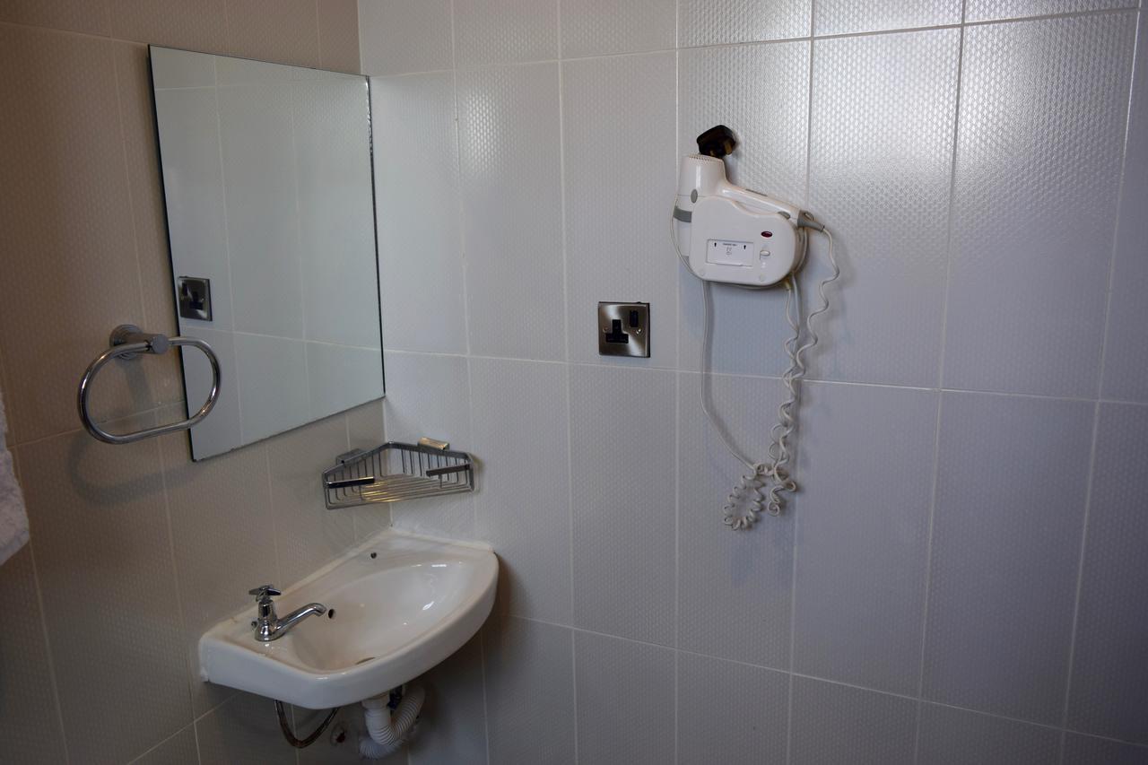 New Avon Apartments Дар ес Саалам Екстериор снимка